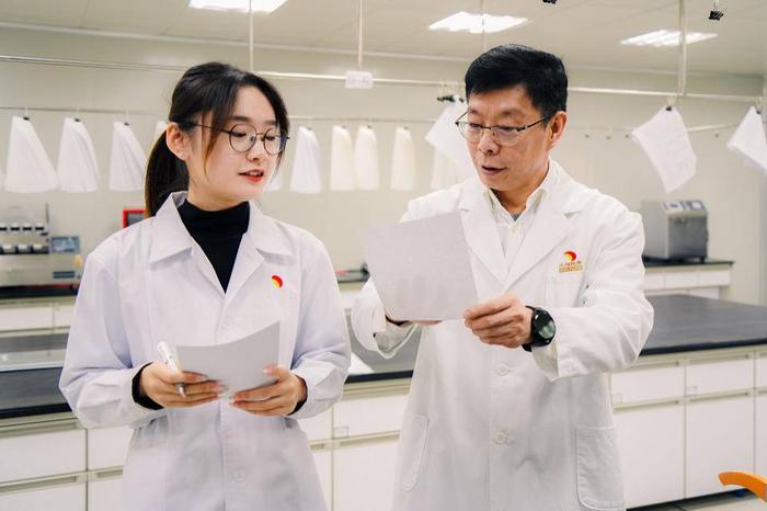 太陽紙業(yè)應(yīng)廣東:當(dāng)好&ldquo;領(lǐng)頭雁&rdquo;,讓企業(yè)涌動創(chuàng)新力